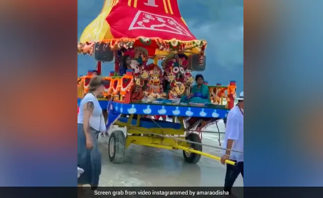 Viral Video Shows Devotees In US Celebrating Rath Yatra Festival On Florida Beach